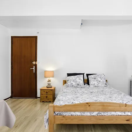 - Base Nature Apartment Fréjus